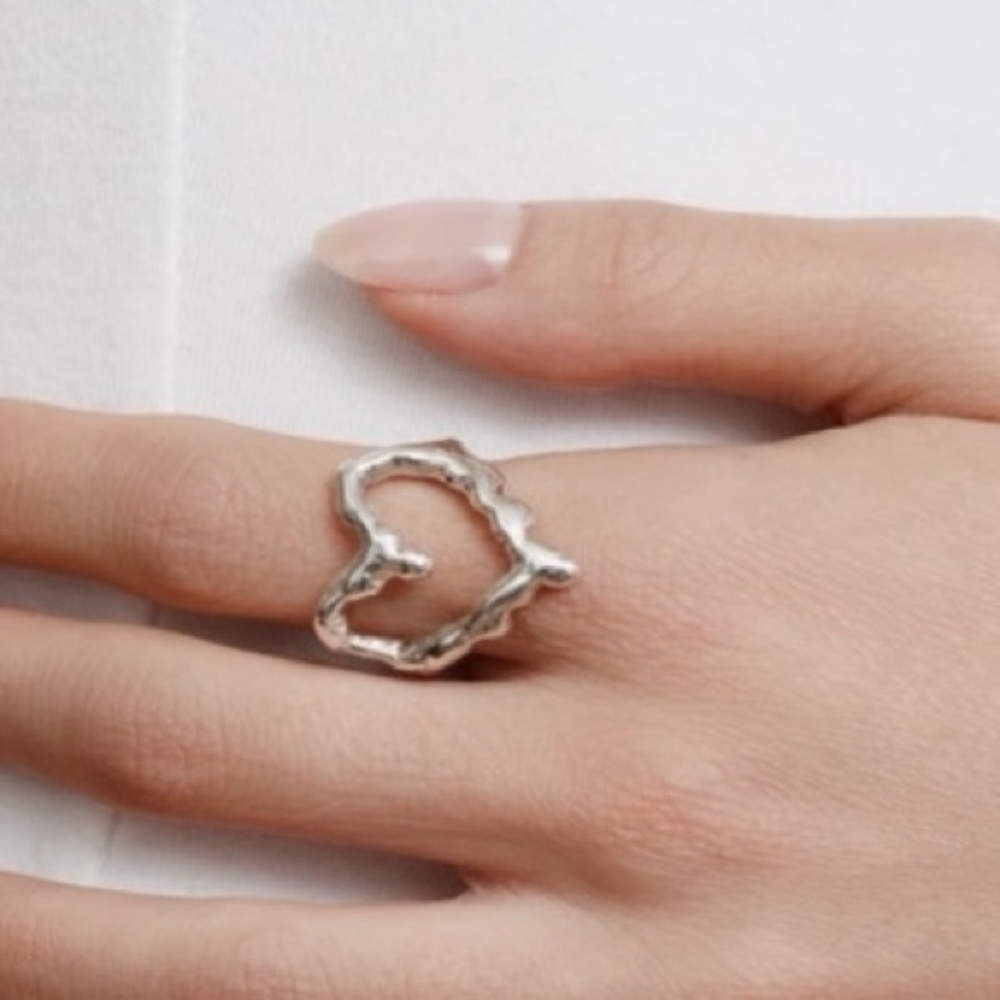 ‼️ ISO ‼️ Wolf Circus Carmen ring
